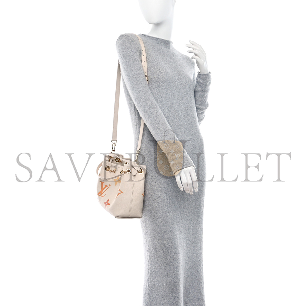 l**is V*t*n lv bundle (28*20*11cm)